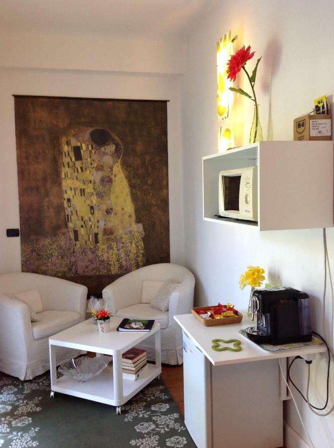 Il Nido Della Rondine Bed & Breakfast Leivi ภายนอก รูปภาพ