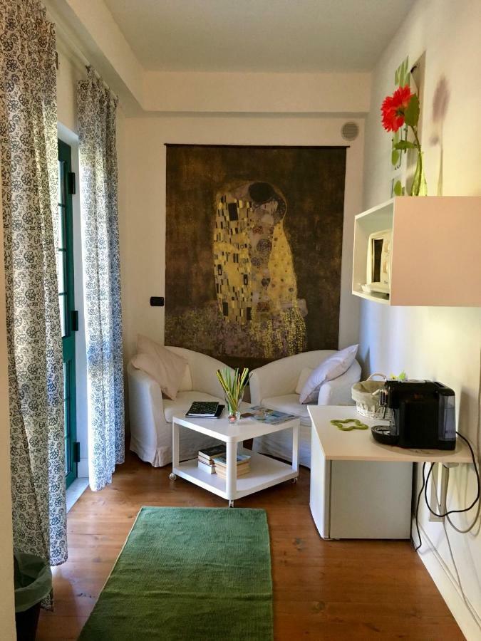 Il Nido Della Rondine Bed & Breakfast Leivi ภายนอก รูปภาพ